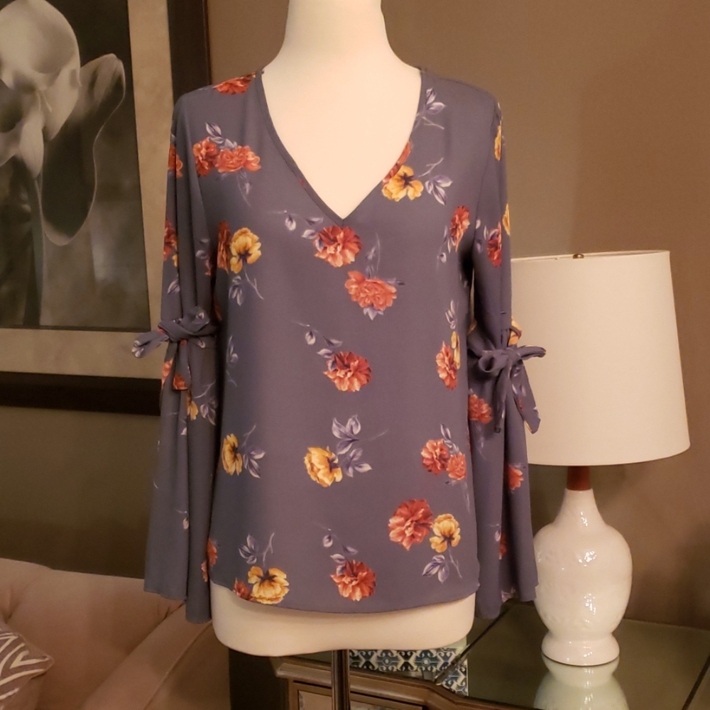 Cute Blue Floral Print Top